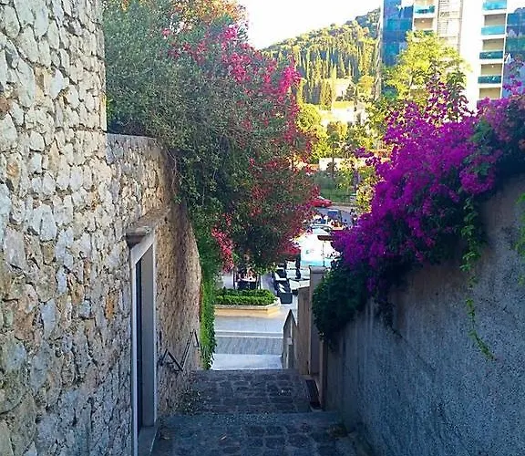 Apartment Karolina *